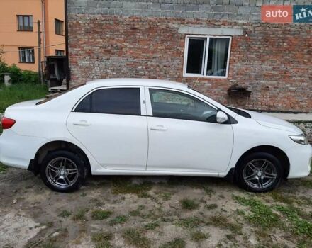 Белый Тойота Королла, объемом двигателя 1.3 л и пробегом 209 тыс. км за 6500 $, фото 3 на Automoto.ua