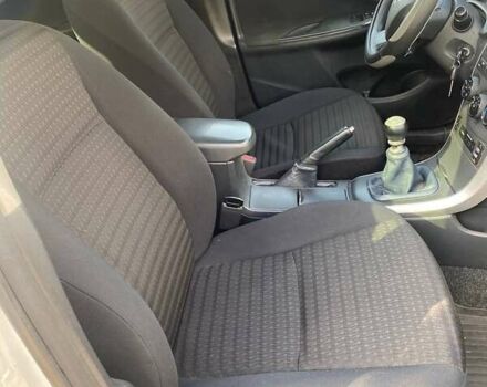 Білий Тойота Королла, об'ємом двигуна 1.3 л та пробігом 349 тис. км за 5000 $, фото 5 на Automoto.ua