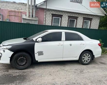 Белый Тойота Королла, объемом двигателя 1.3 л и пробегом 270 тыс. км за 5850 $, фото 1 на Automoto.ua