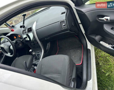 Белый Тойота Королла, объемом двигателя 1.6 л и пробегом 147 тыс. км за 8300 $, фото 6 на Automoto.ua