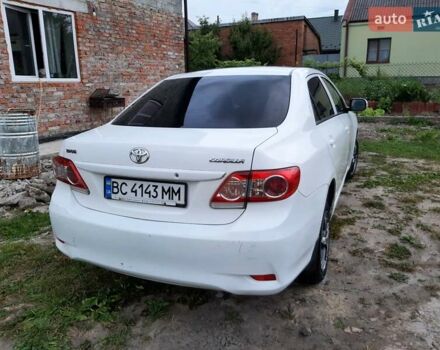 Белый Тойота Королла, объемом двигателя 1.3 л и пробегом 209 тыс. км за 6500 $, фото 4 на Automoto.ua