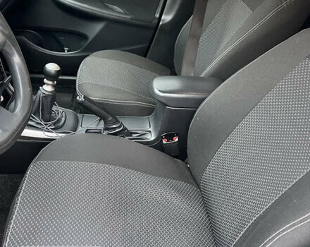 Белый Тойота Королла, объемом двигателя 1.3 л и пробегом 305 тыс. км за 8100 $, фото 8 на Automoto.ua