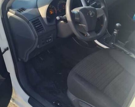 Белый Тойота Королла, объемом двигателя 1.6 л и пробегом 194 тыс. км за 8500 $, фото 4 на Automoto.ua