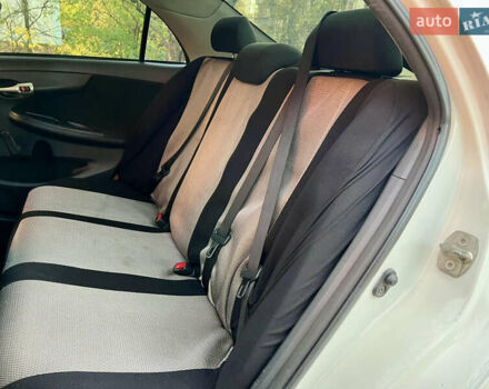 Білий Тойота Королла, об'ємом двигуна 1.33 л та пробігом 302 тис. км за 3999 $, фото 20 на Automoto.ua