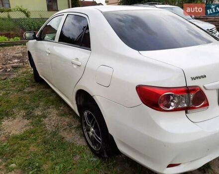Белый Тойота Королла, объемом двигателя 1.3 л и пробегом 209 тыс. км за 6500 $, фото 5 на Automoto.ua