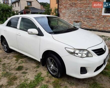 Белый Тойота Королла, объемом двигателя 1.3 л и пробегом 209 тыс. км за 6500 $, фото 2 на Automoto.ua