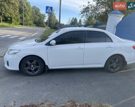 Белый Тойота Королла, объемом двигателя 1.36 л и пробегом 179 тыс. км за 8500 $, фото 1 на Automoto.ua