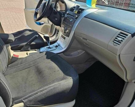 Белый Тойота Королла, объемом двигателя 1.4 л и пробегом 135 тыс. км за 8500 $, фото 1 на Automoto.ua