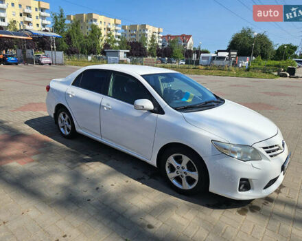 Белый Тойота Королла, объемом двигателя 1.4 л и пробегом 135 тыс. км за 8500 $, фото 4 на Automoto.ua