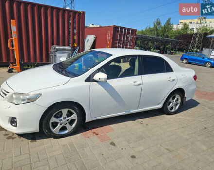 Белый Тойота Королла, объемом двигателя 1.4 л и пробегом 135 тыс. км за 8500 $, фото 1 на Automoto.ua