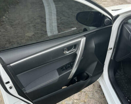 Белый Тойота Королла, объемом двигателя 1.6 л и пробегом 142 тыс. км за 12000 $, фото 18 на Automoto.ua