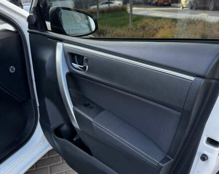 Белый Тойота Королла, объемом двигателя 1.6 л и пробегом 220 тыс. км за 10499 $, фото 14 на Automoto.ua