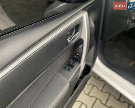 Белый Тойота Королла, объемом двигателя 1.6 л и пробегом 193 тыс. км за 12500 $, фото 10 на Automoto.ua