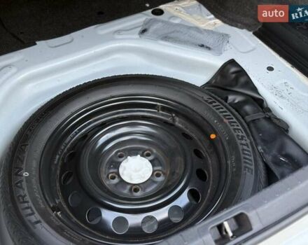 Белый Тойота Королла, объемом двигателя 1.6 л и пробегом 159 тыс. км за 12800 $, фото 19 на Automoto.ua