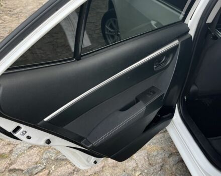 Белый Тойота Королла, объемом двигателя 1.6 л и пробегом 142 тыс. км за 12200 $, фото 17 на Automoto.ua