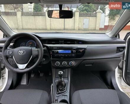 Белый Тойота Королла, объемом двигателя 1.6 л и пробегом 137 тыс. км за 10999 $, фото 56 на Automoto.ua