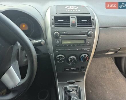 Белый Тойота Королла, объемом двигателя 0 л и пробегом 145 тыс. км за 7300 $, фото 8 на Automoto.ua