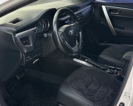 Білий Тойота Королла, об'ємом двигуна 1.6 л та пробігом 158 тис. км за 13800 $, фото 10 на Automoto.ua