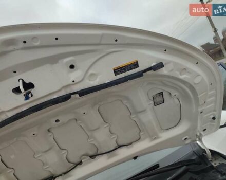 Белый Тойота Королла, объемом двигателя 1.3 л и пробегом 150 тыс. км за 10500 $, фото 37 на Automoto.ua