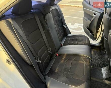 Белый Тойота Королла, объемом двигателя 1.6 л и пробегом 159 тыс. км за 12800 $, фото 22 на Automoto.ua