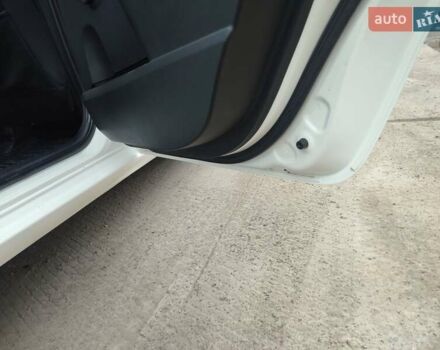 Белый Тойота Королла, объемом двигателя 1.3 л и пробегом 150 тыс. км за 10500 $, фото 27 на Automoto.ua