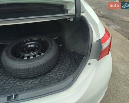 Белый Тойота Королла, объемом двигателя 1.3 л и пробегом 150 тыс. км за 10500 $, фото 26 на Automoto.ua