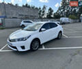 Белый Тойота Королла, объемом двигателя 1.6 л и пробегом 318 тыс. км за 9999 $, фото 1 на Automoto.ua