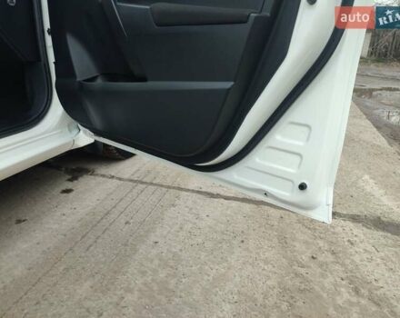 Белый Тойота Королла, объемом двигателя 1.3 л и пробегом 150 тыс. км за 10500 $, фото 31 на Automoto.ua