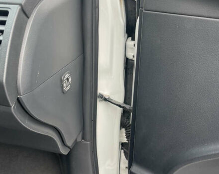 Білий Тойота Королла, об'ємом двигуна 1.6 л та пробігом 141 тис. км за 9800 $, фото 32 на Automoto.ua