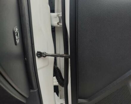 Белый Тойота Королла, объемом двигателя 1.3 л и пробегом 150 тыс. км за 10500 $, фото 34 на Automoto.ua