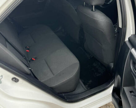 Белый Тойота Королла, объемом двигателя 1.6 л и пробегом 142 тыс. км за 12000 $, фото 24 на Automoto.ua