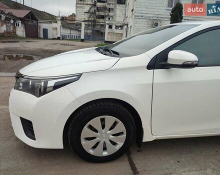 Белый Тойота Королла, объемом двигателя 1.3 л и пробегом 150 тыс. км за 10500 $, фото 5 на Automoto.ua