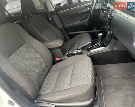 Белый Тойота Королла, объемом двигателя 1.6 л и пробегом 193 тыс. км за 12500 $, фото 25 на Automoto.ua