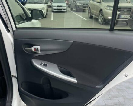 Білий Тойота Королла, об'ємом двигуна 1.6 л та пробігом 141 тис. км за 9800 $, фото 31 на Automoto.ua