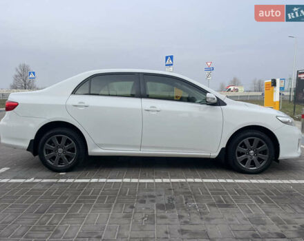 Білий Тойота Королла, об'ємом двигуна 1.6 л та пробігом 141 тис. км за 9800 $, фото 2 на Automoto.ua