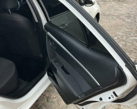 Белый Тойота Королла, объемом двигателя 1.6 л и пробегом 142 тыс. км за 12000 $, фото 23 на Automoto.ua