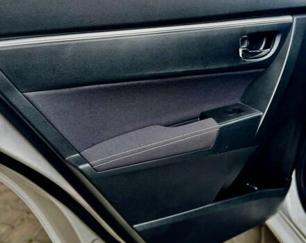 Білий Тойота Королла, об'ємом двигуна 1.6 л та пробігом 120 тис. км за 12500 $, фото 9 на Automoto.ua