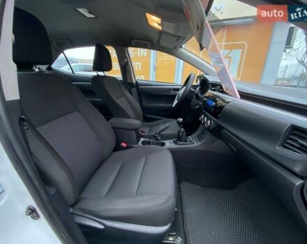 Білий Тойота Королла, об'ємом двигуна 1.33 л та пробігом 311 тис. км за 8500 $, фото 12 на Automoto.ua