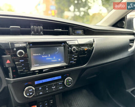 Білий Тойота Королла, об'ємом двигуна 1.6 л та пробігом 170 тис. км за 12700 $, фото 3 на Automoto.ua