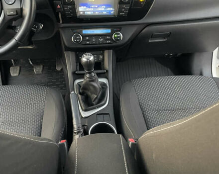 Белый Тойота Королла, объемом двигателя 1.6 л и пробегом 227 тыс. км за 10300 $, фото 28 на Automoto.ua