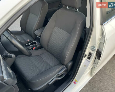 Белый Тойота Королла, объемом двигателя 1.6 л и пробегом 227 тыс. км за 10300 $, фото 11 на Automoto.ua