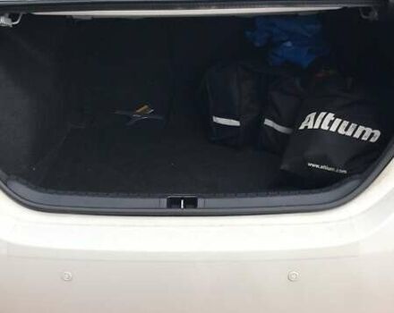 Білий Тойота Королла, об'ємом двигуна 1.6 л та пробігом 105 тис. км за 9370 $, фото 1 на Automoto.ua