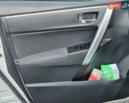 Білий Тойота Королла, об'ємом двигуна 1.6 л та пробігом 122 тис. км за 12000 $, фото 15 на Automoto.ua