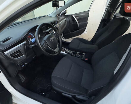 Тойота Королла 2015 в Одессе на Automoto.ua Белый Тойота Королла, объемом двигателя 1.6 л и пробегом 94 тыс. км за 14500 $, фото 1 на Automoto.ua