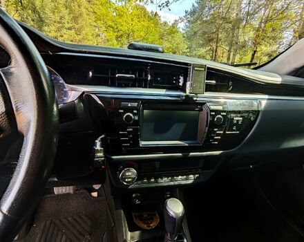 Білий Тойота Королла, об'ємом двигуна 1.8 л та пробігом 300 тис. км за 8900 $, фото 3 на Automoto.ua