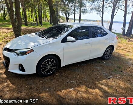 Білий Тойота Королла, об'ємом двигуна 1.8 л та пробігом 300 тис. км за 8900 $, фото 1 на Automoto.ua