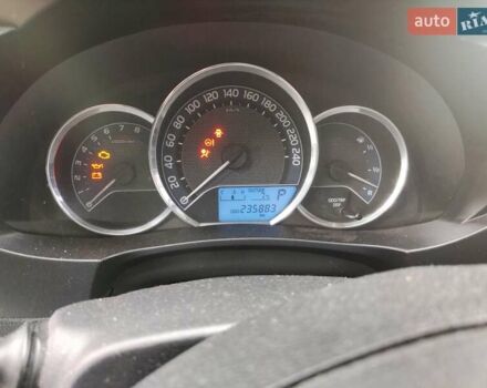 Белый Тойота Королла, объемом двигателя 1.6 л и пробегом 235 тыс. км за 8500 $, фото 3 на Automoto.ua