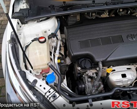 Белый Тойота Королла, объемом двигателя 1.3 л и пробегом 26 тыс. км за 14600 $, фото 4 на Automoto.ua