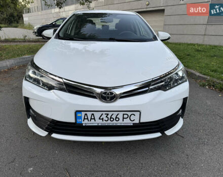 Білий Тойота Королла, об'ємом двигуна 1.33 л та пробігом 179 тис. км за 9500 $, фото 6 на Automoto.ua