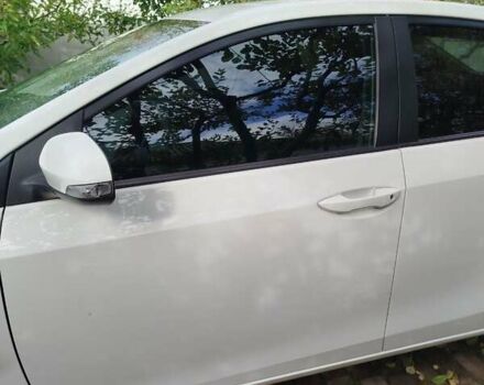 Белый Тойота Королла, объемом двигателя 1.33 л и пробегом 204 тыс. км за 8700 $, фото 4 на Automoto.ua